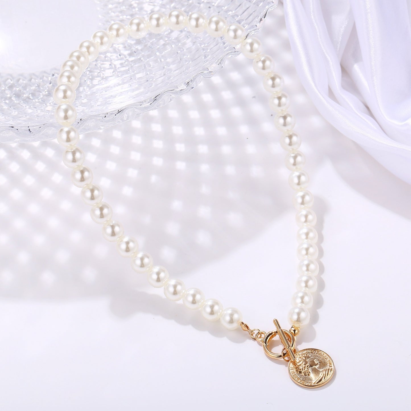 Faux Pearl Coin Pendant Necklace Simple Clavicle Chain