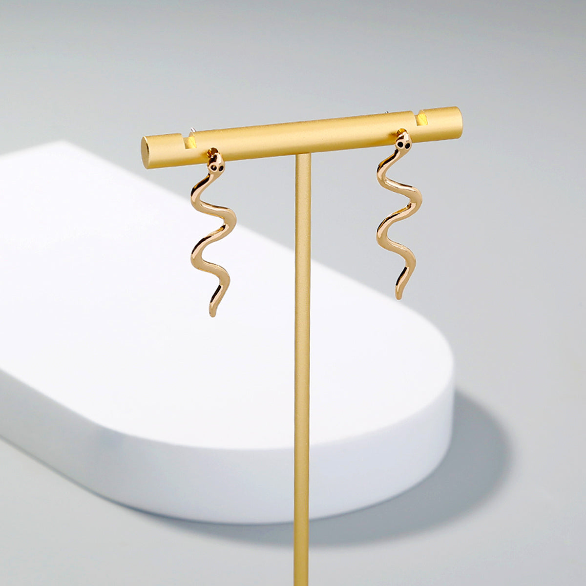 Trendy simple ins golden pop twisted snake metal earrings earrings